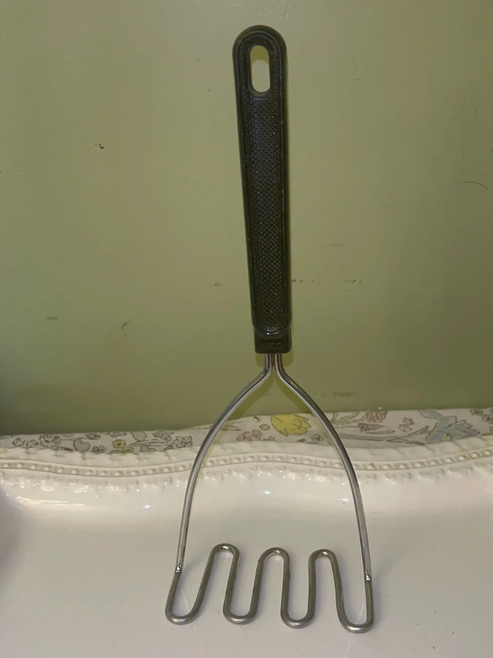 Potato Masher - Home Kitchen Black-Handle Stainless Steel